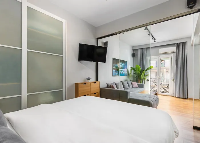 Apartment Glass House By Nest *