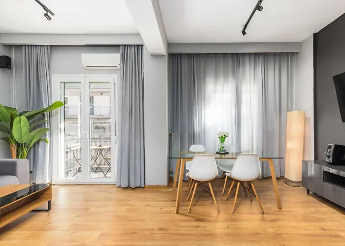 Apartment Glass House By Nest