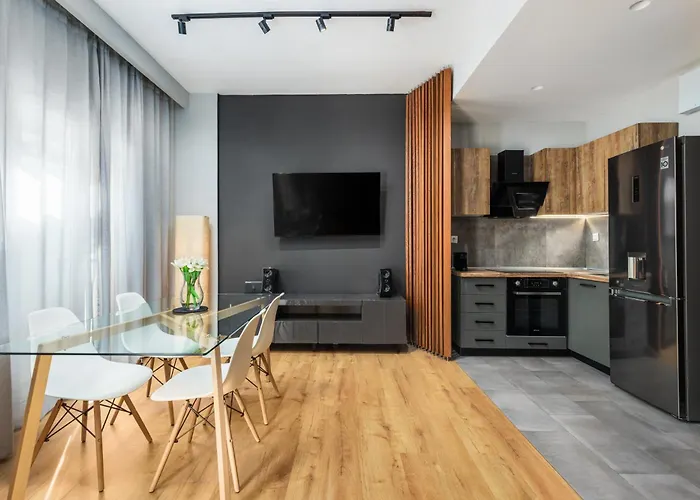 Glass House By Nest * Thessaloniki